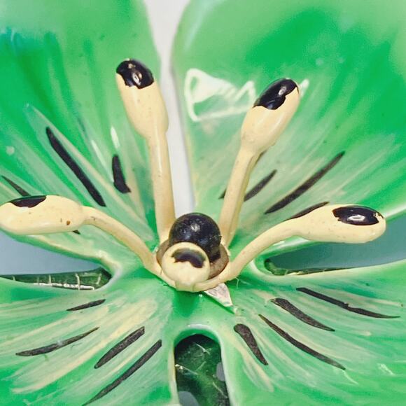 Vintage 1960s Green Enamel Flower Brooch Layered Leaves Mod Mid Century Pin - Picture 7 of 10